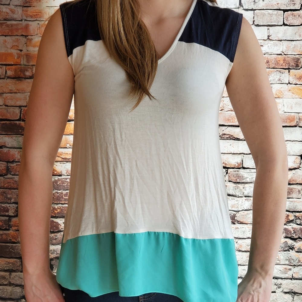 ChachaVente cream and blue top